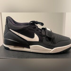 Nike Air Jordan Legacy 312 Black/Phantom Low-Top Sneakers